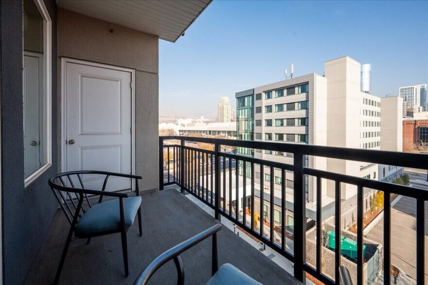 Building Photo - 241 W 200 S