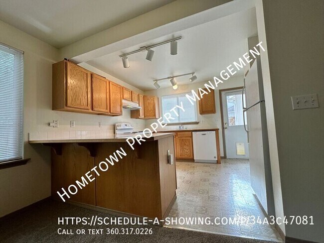 Building Photo - 6763 Steamer Dr SE