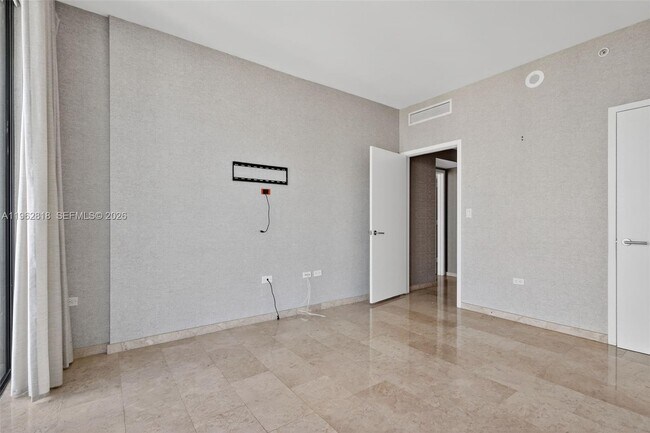 Building Photo - 88 SW 7th St