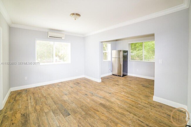 Building Photo - 53 NE 49th St