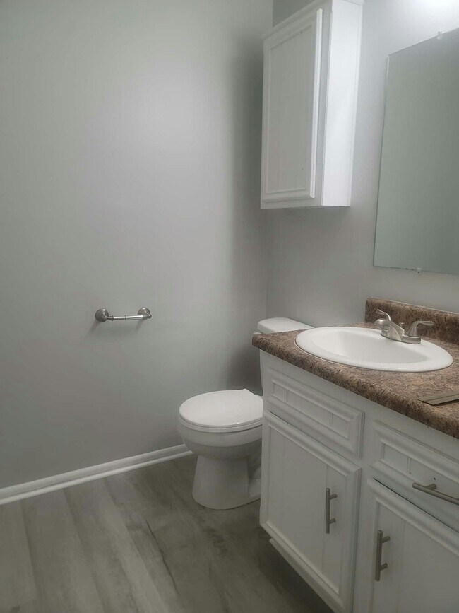 Building Photo - 621 Ridgeway Rd