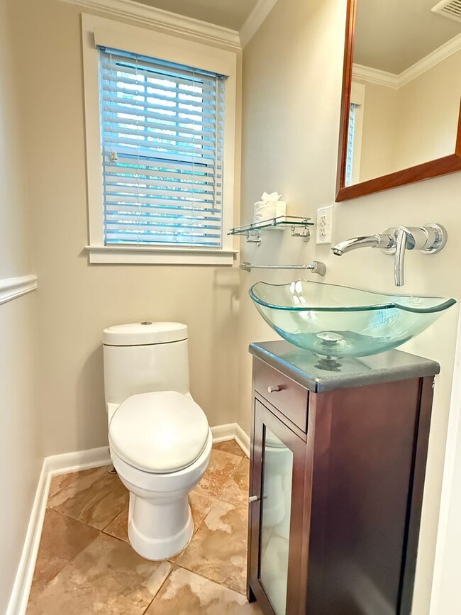 Building Photo - Renovated 4 Bed, 2.5 Bath in Wyngate WITH LAWN CARE INCLUDED!