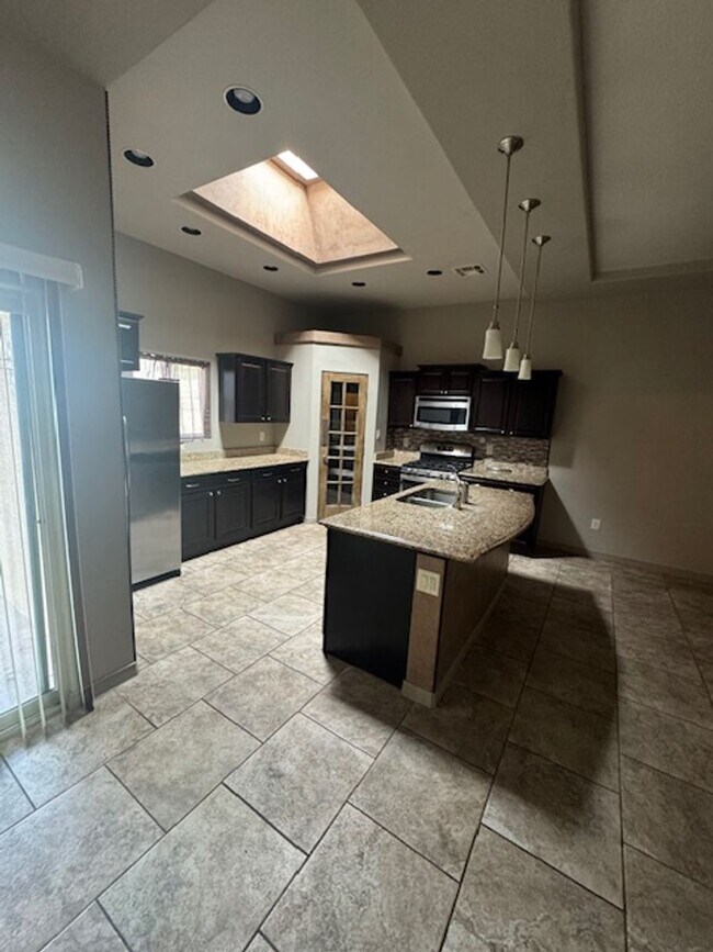 Building Photo - AVAILABLE NOW:  Over-55 Town House for Rent