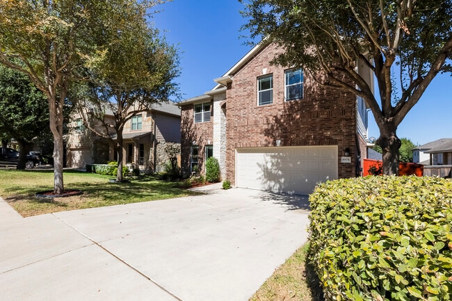 Building Photo - 1604 Greenside Dr