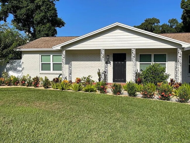 Building Photo - Fully renovated 3 bedrooms with 2 full baths single-family home in Oakford Park, a few minutes wa...