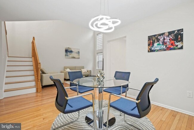 Building Photo - 204 Camelot Ct