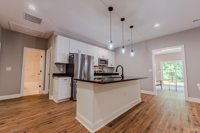 Building Photo - 109 Tosh Ln