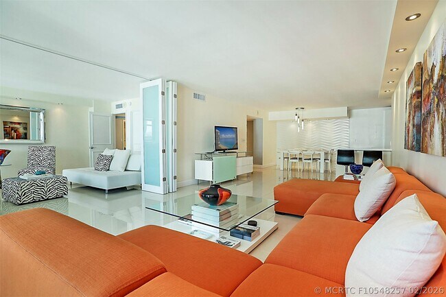 Building Photo - 1370 S Ocean Blvd