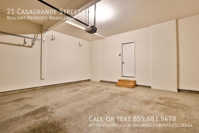 Building Photo - 21 Casagrande St