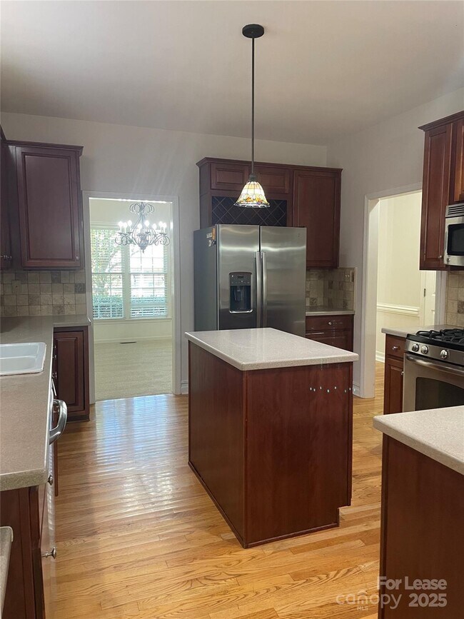 Building Photo - 113 Abbotsbury Ct