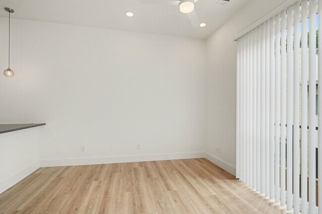Building Photo - 2217 N Fitzhugh Ave