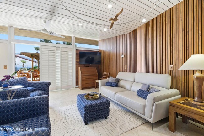 Building Photo - 2337 Seminole Rd