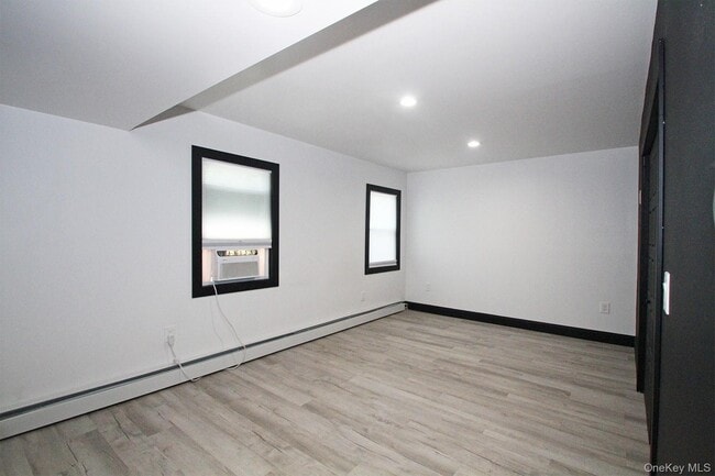 Building Photo - 30 Middle Ln