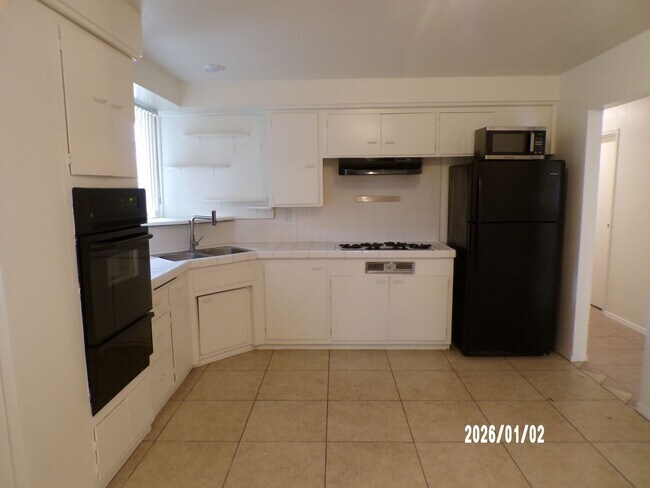 Building Photo - Clean One Story with 1219 sq. ft.