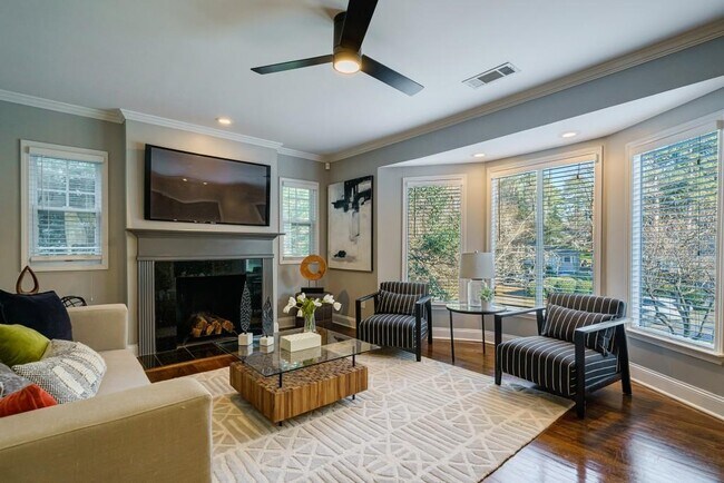Building Photo - 995 Lindbergh Drive NE