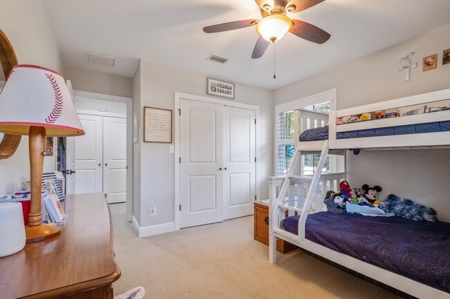 Building Photo - 605 Waverly Rd