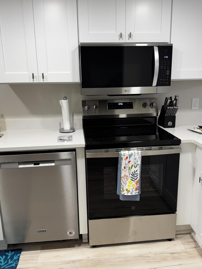 Building Photo - 634 Bayou Dr