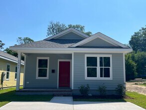 Building Photo - New Construction 3 Bedroom Home