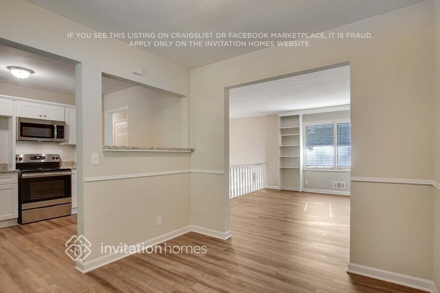 Building Photo - 4424 Malibu Dr
