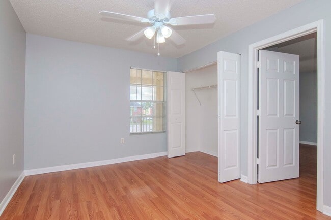 Building Photo - Remodeled 2 Bedroom 2 Bathroom w/ Master Ensuite Walk In Shower