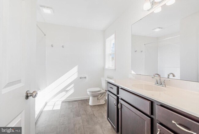 Building Photo - 7843 Briarwood Dr