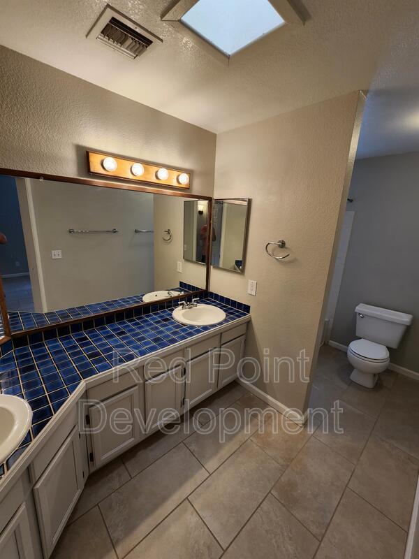 Building Photo - 5881 N Belbrook Dr