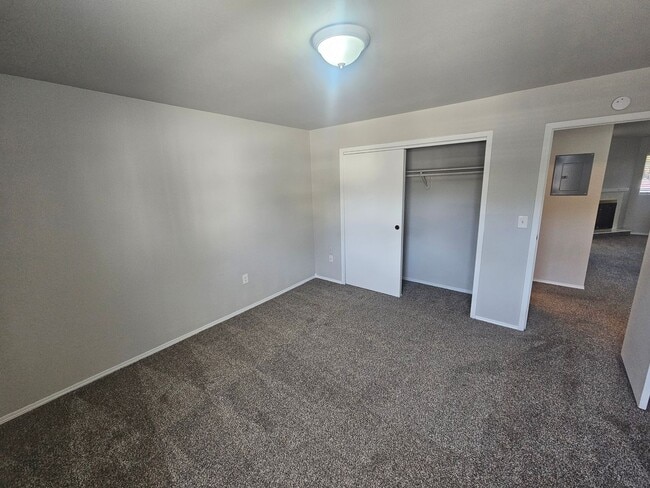 Building Photo - The Perfect Blend of Comfort and Function