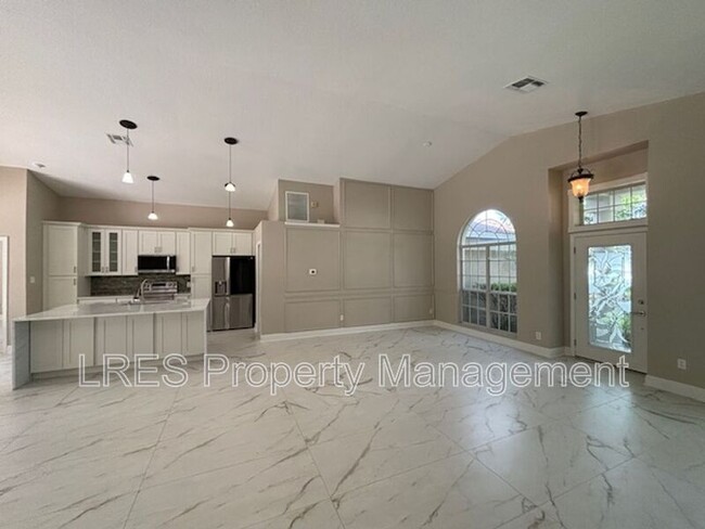 Building Photo - 1028 Kerwood Cir