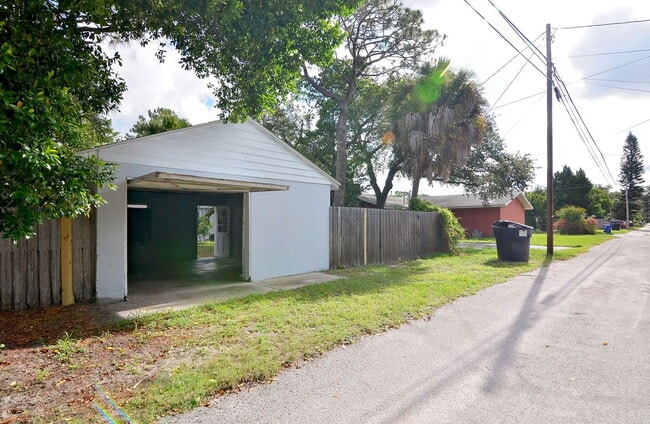 Building Photo - 5620 2nd Ave N