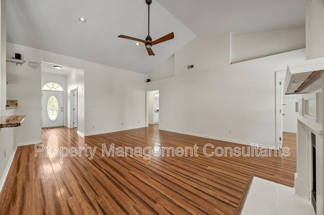 Building Photo - 125 Coldsprings Dr