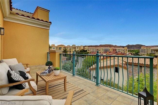 Building Photo - 30 Strada Di Villaggio