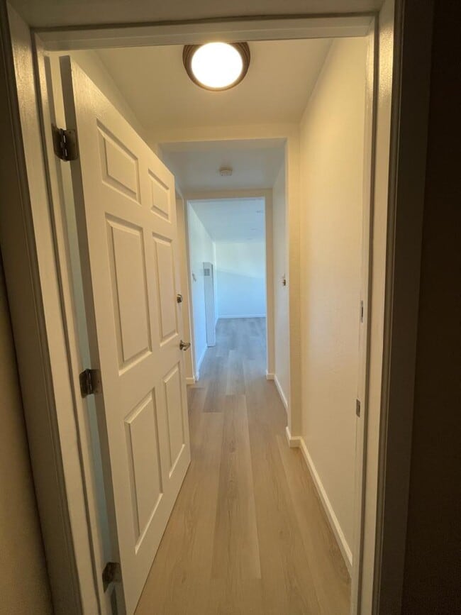 Building Photo - 1800 23rd St