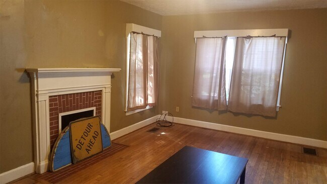 Building Photo - 205 Westwood Ct