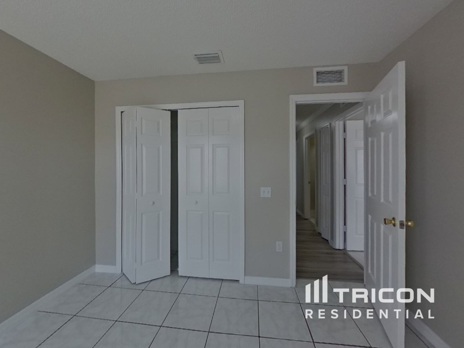 Building Photo - 4423 Hamlet Ct