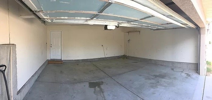 Building Photo - 1868 W Pointe Mdw Dr