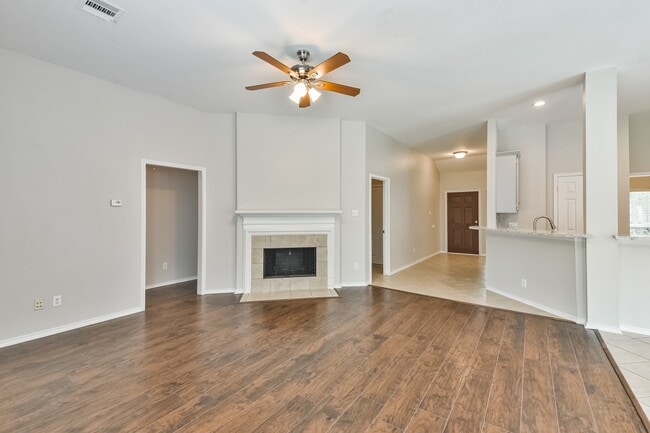 Building Photo - 9623 Wakefield Village Dr