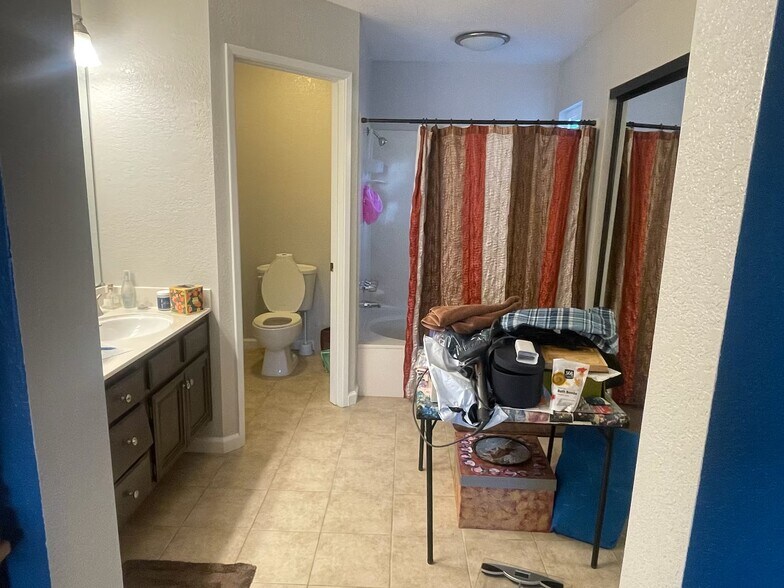 Building Photo - 127 Shepardson Ln