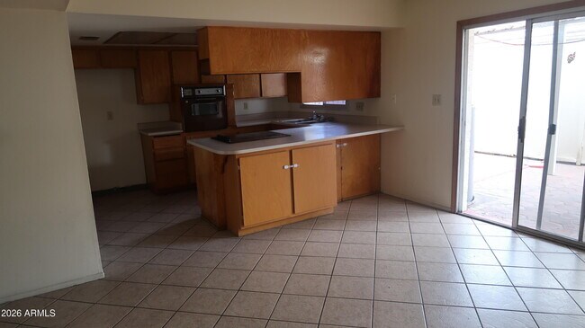 Building Photo - 1627 W Hazelwood St