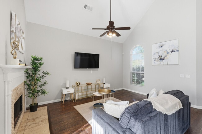 Building Photo - 9817 Preston Vineyard Dr