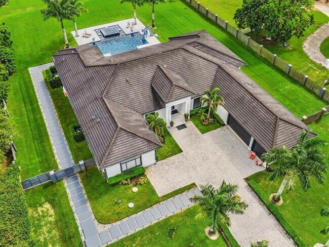 Building Photo - 6122 SW 173rd Way