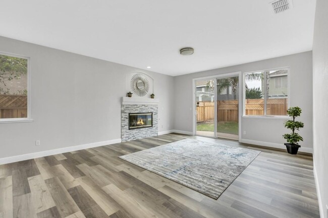 Building Photo - Gorgeous East Elk Grove Home