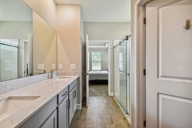 Building Photo - 9571 Little Bluestem Dr