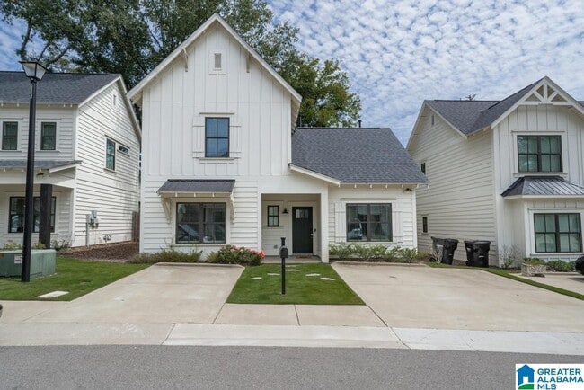 Primary Photo - 1509 Cottage Grv