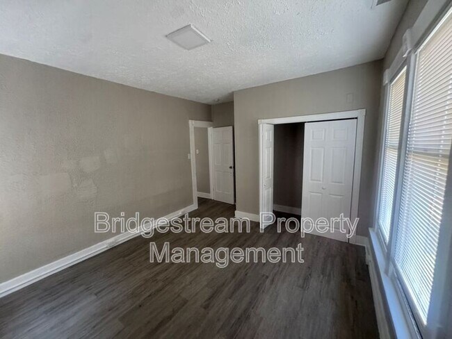 Building Photo - 61 S Torrence St