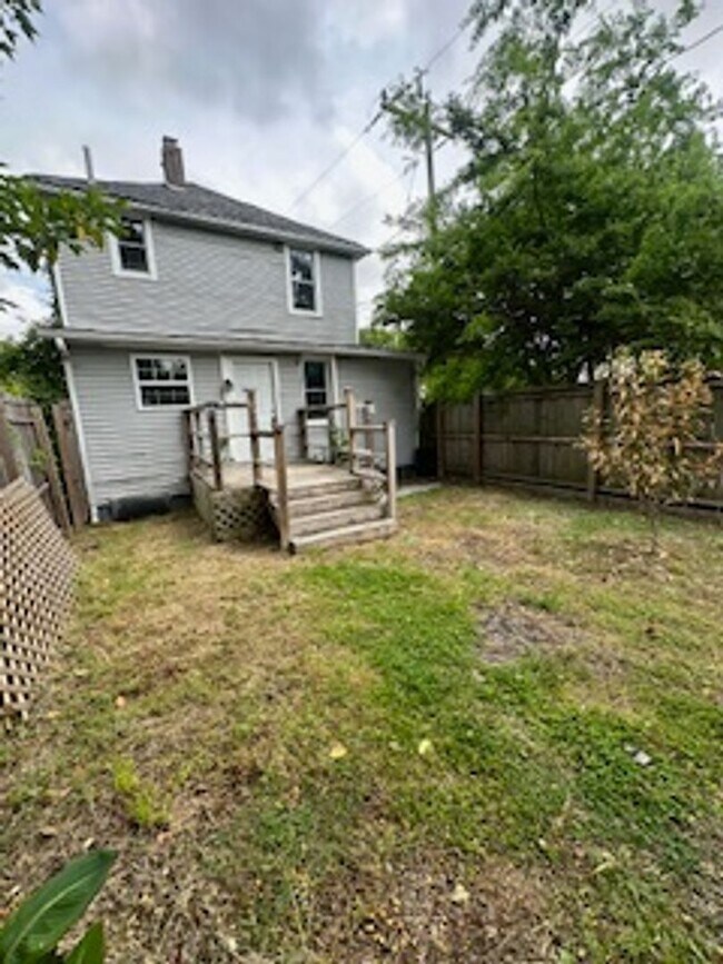 Building Photo - Fully renovated house for Rent!
