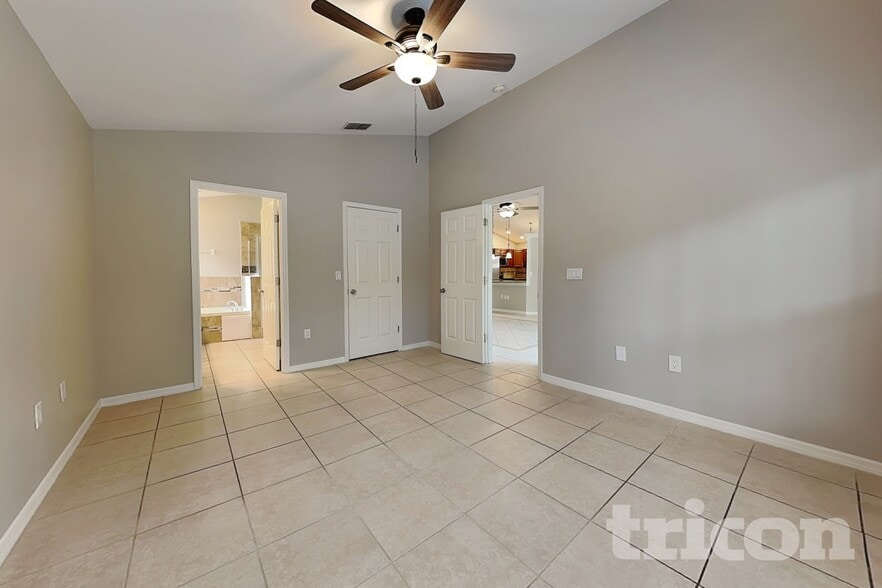 Building Photo - 2517 Clareside Dr