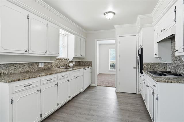 Building Photo - 6200 Trail Lake Dr