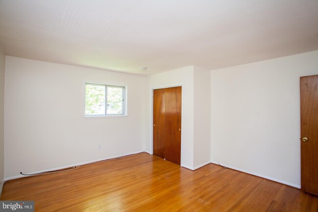 Building Photo - 463 Avenue B