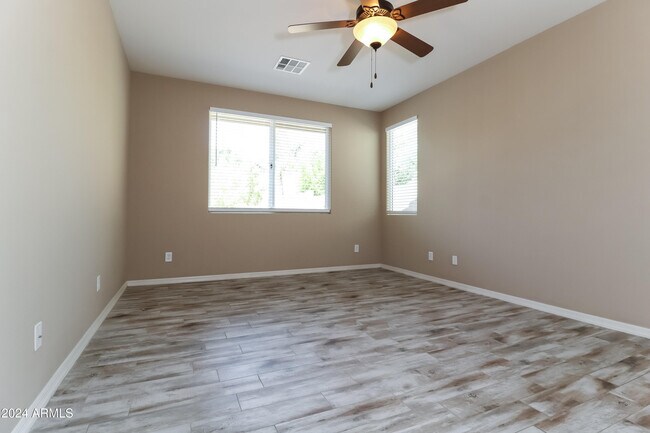 Building Photo - 2336 N Alsap Rd