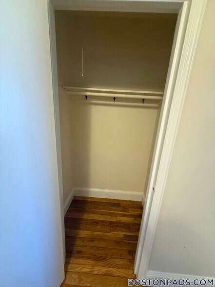 Building Photo - 550 Belmont St